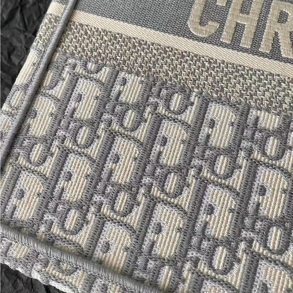 Christian Dior Medium Dior Book Tote Bag
Copy Luxury Designer - Picture 6 of 13